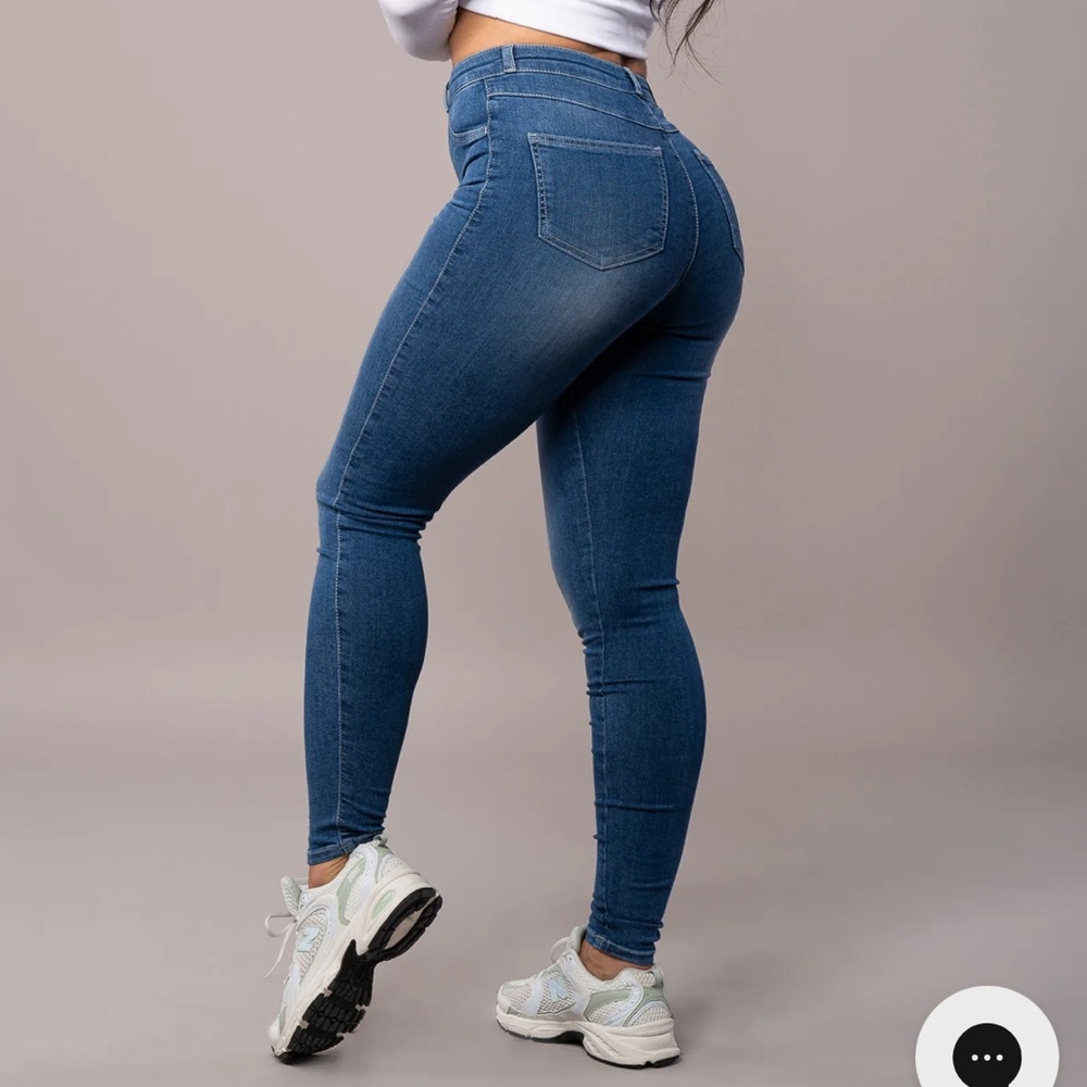 Contour V3 Fitjeans
Sapphire Blue